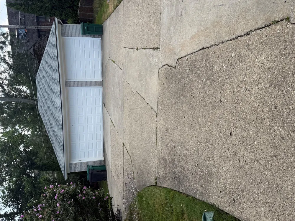 781 Harcourt Road Grosse Pointe Park City, MI 48230