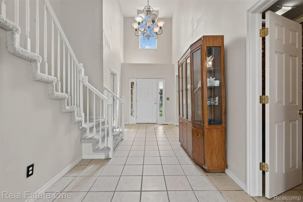 510 Boulder Lake Drive Oxford Charter Township, MI 48371