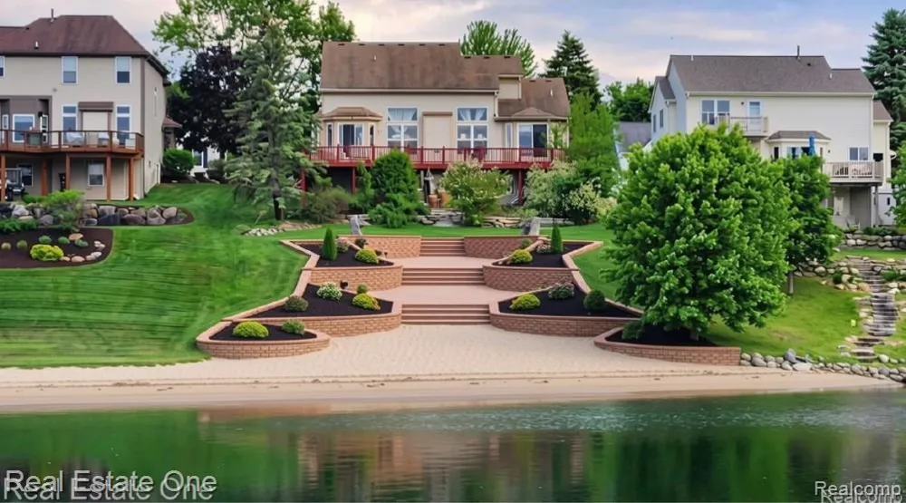 510 Boulder Lake Drive Oxford Charter Township, MI 48371