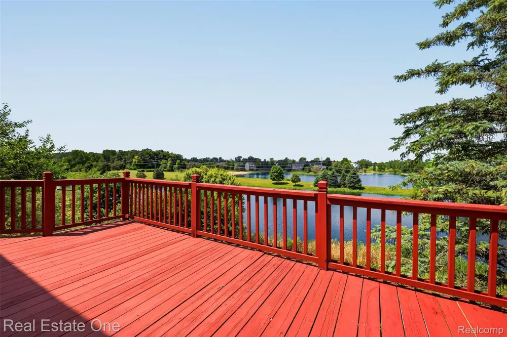 510 Boulder Lake Drive Oxford Charter Township, MI 48371
