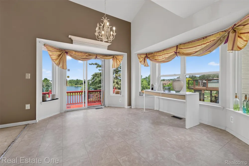 510 Boulder Lake Drive Oxford Charter Township, MI 48371