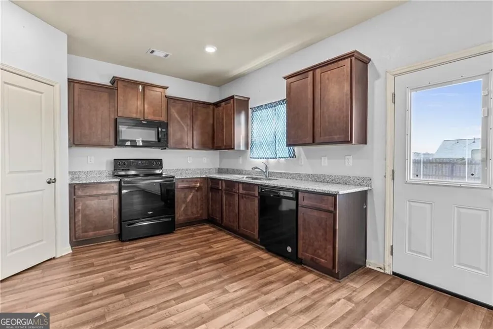 337 Darling LN Pendergrass, GA 30567
