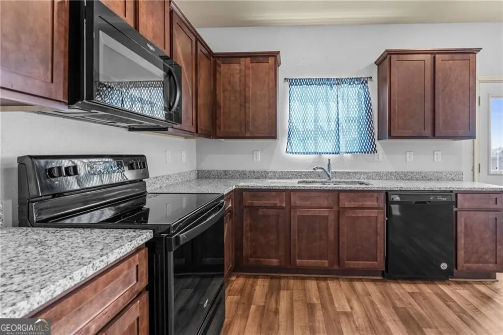 337 Darling LN Pendergrass, GA 30567
