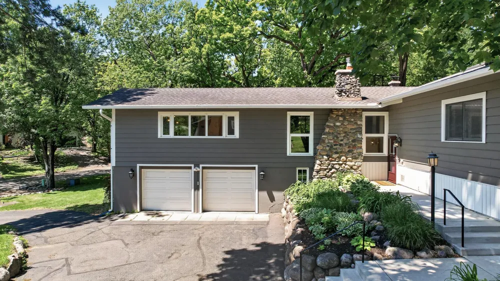 12020 Mayflower Circle Minnetonka, MN 55305