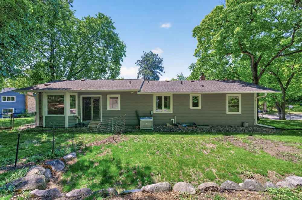 12020 Mayflower Circle Minnetonka, MN 55305