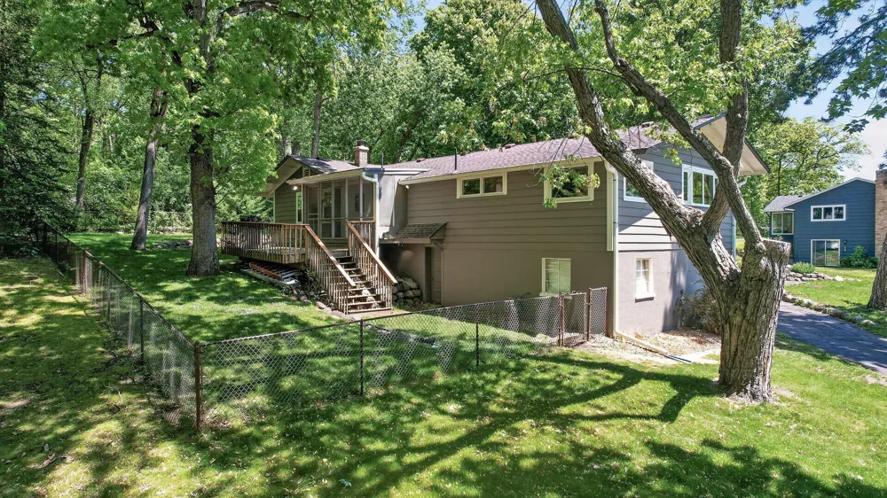 12020 Mayflower Circle Minnetonka, MN 55305