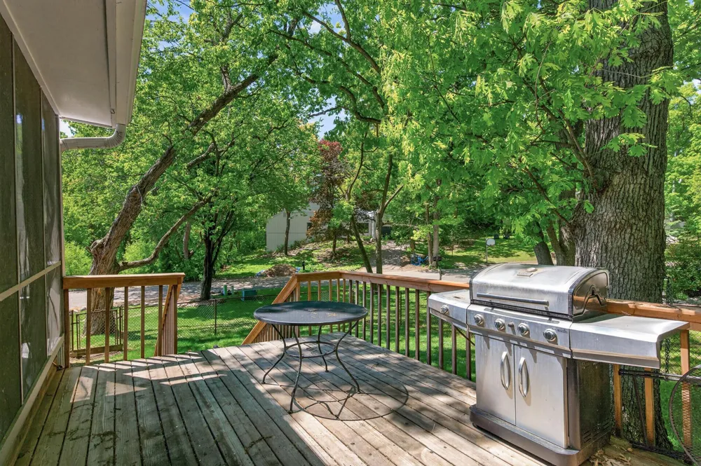 12020 Mayflower Circle Minnetonka, MN 55305