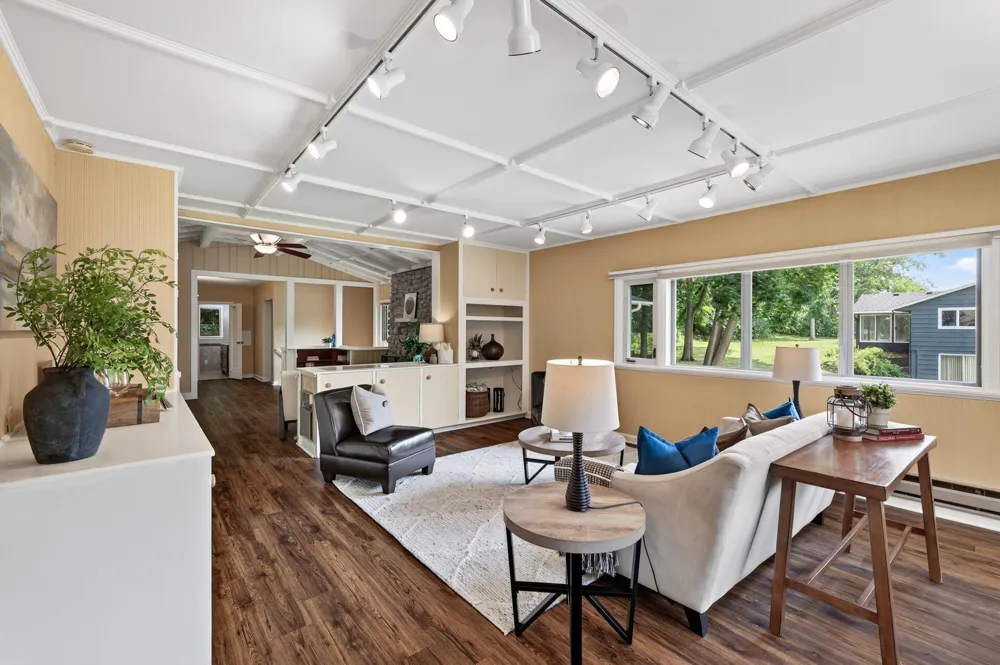 12020 Mayflower Circle Minnetonka, MN 55305
