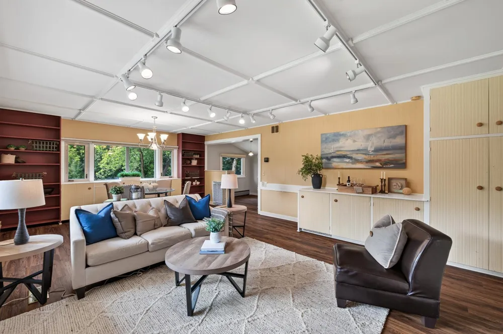 12020 Mayflower Circle Minnetonka, MN 55305