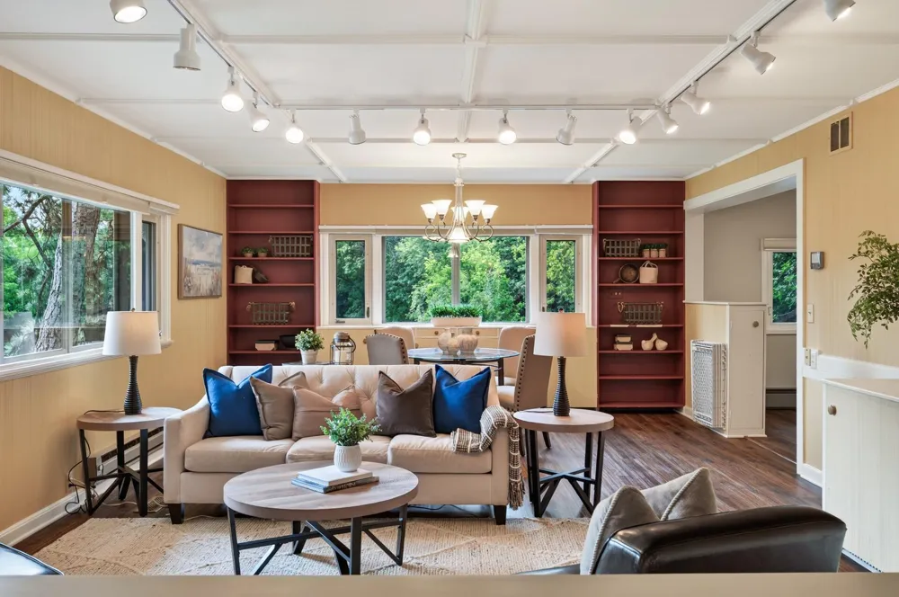 12020 Mayflower Circle Minnetonka, MN 55305