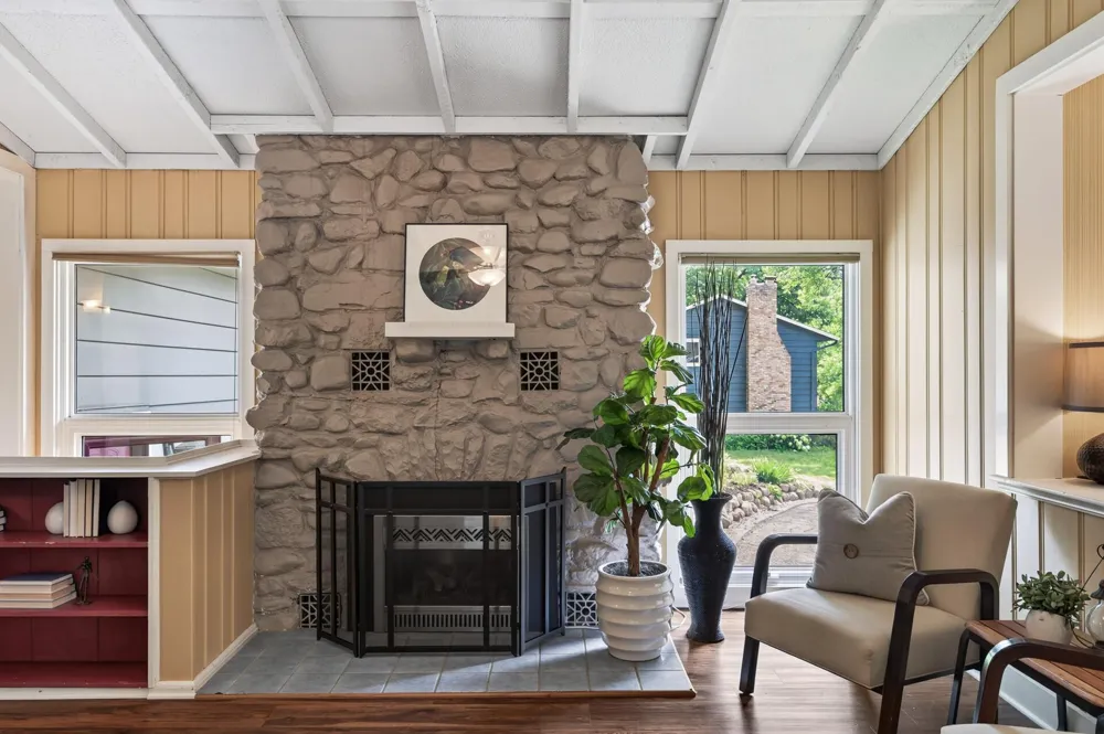12020 Mayflower Circle Minnetonka, MN 55305