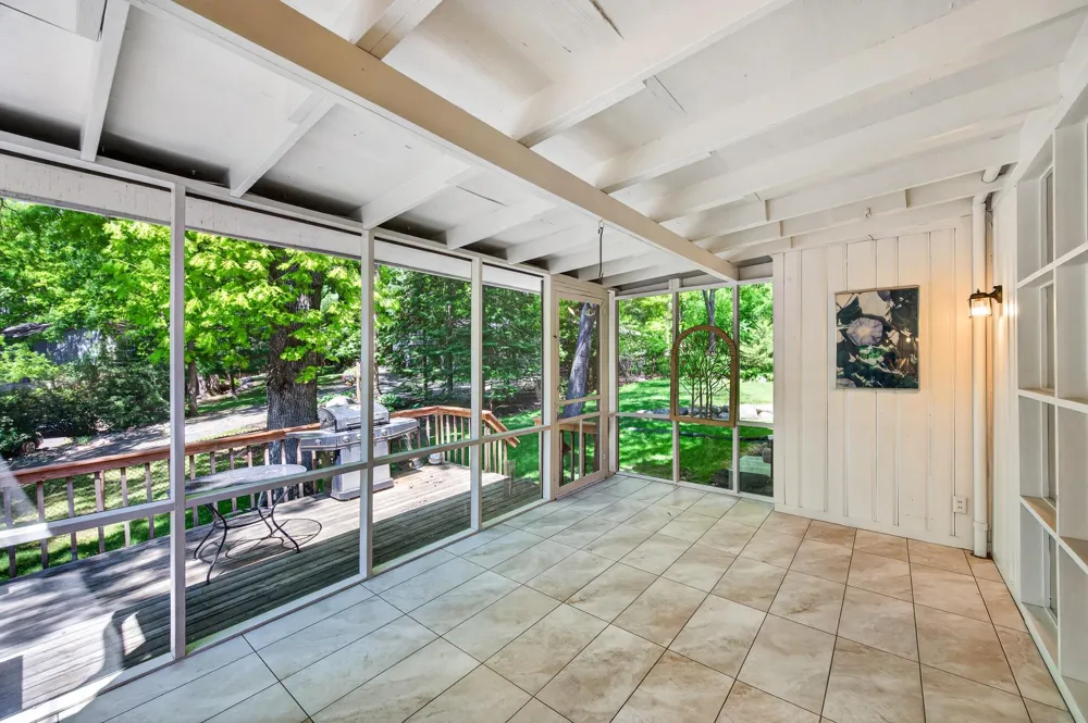 12020 Mayflower Circle Minnetonka, MN 55305