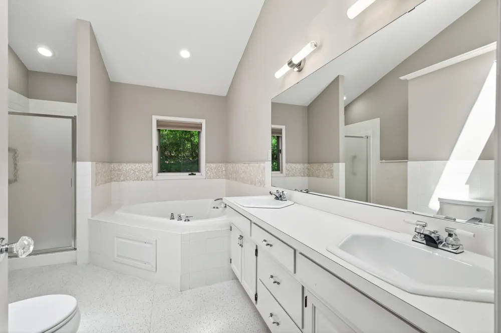 12020 Mayflower Circle Minnetonka, MN 55305