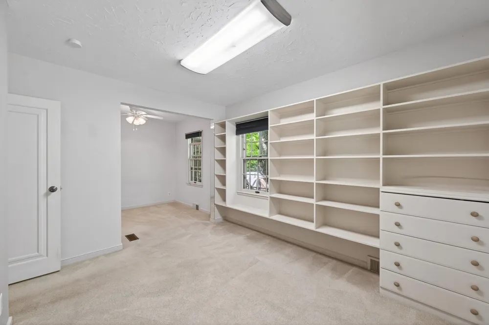 12020 Mayflower Circle Minnetonka, MN 55305