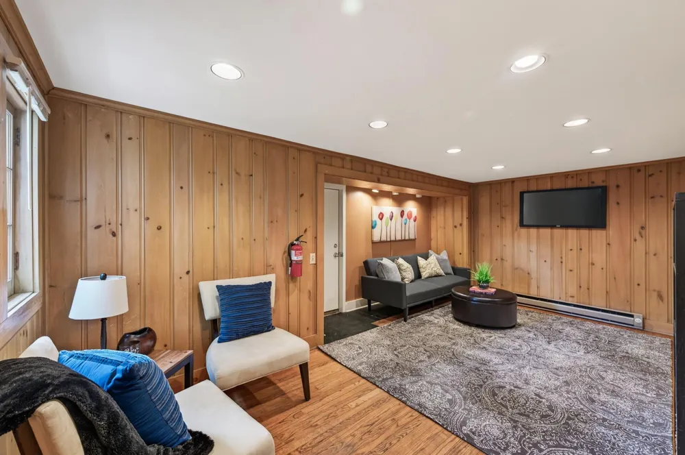 12020 Mayflower Circle Minnetonka, MN 55305