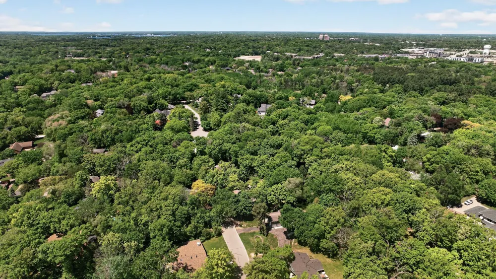 12020 Mayflower Circle Minnetonka, MN 55305