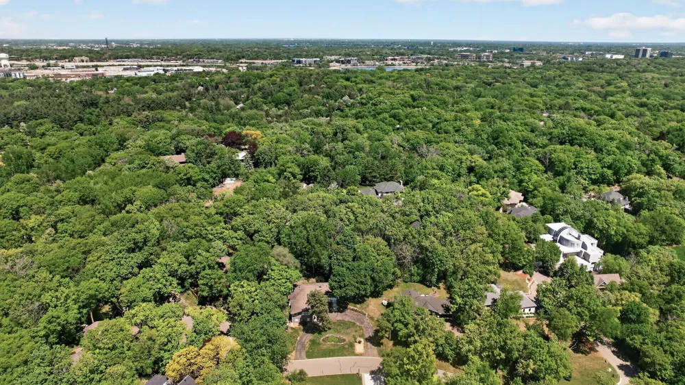 12020 Mayflower Circle Minnetonka, MN 55305