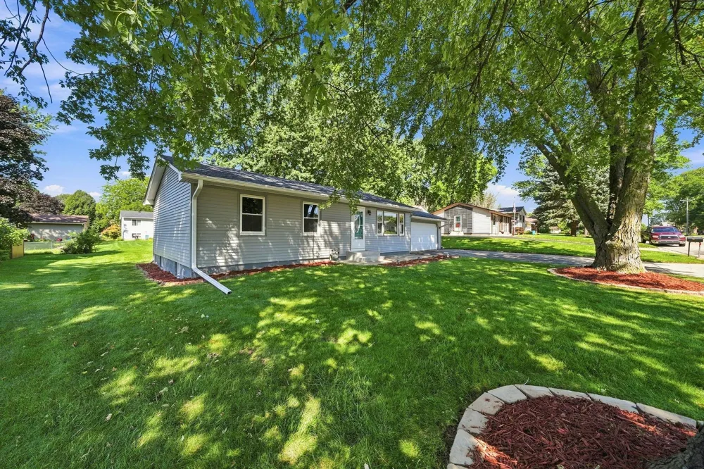 1836 Hemlock Avenue Owatonna, MN 55060