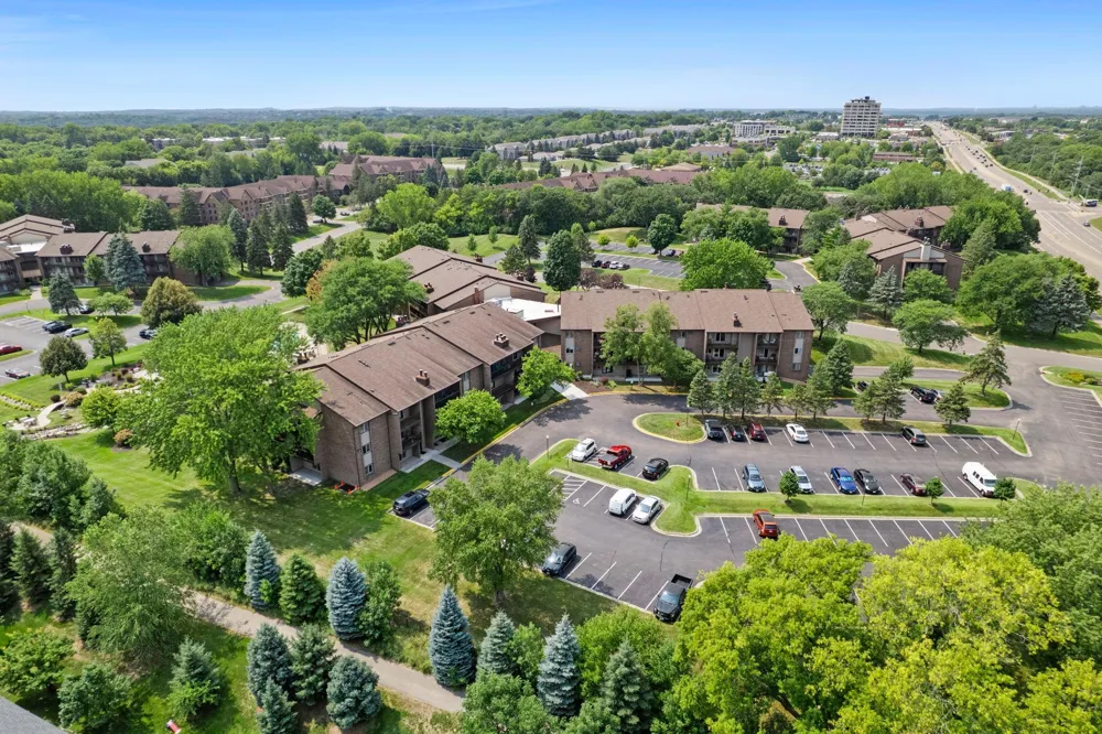 3420 Golfview Drive #123 Eagan, MN 55123
