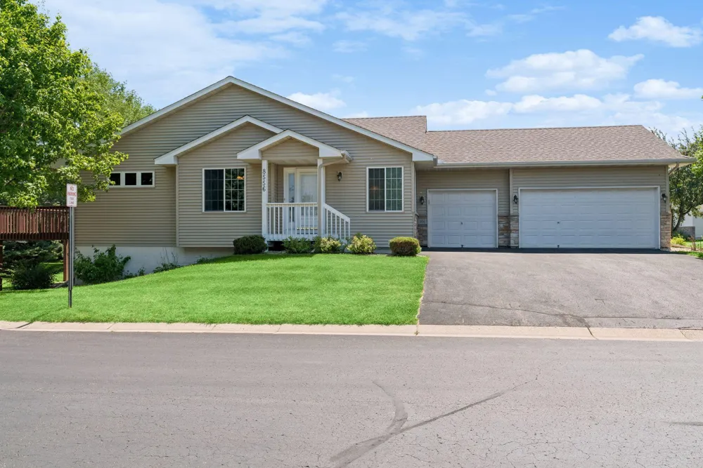 8556 Adair Circle Brooklyn Park, MN 55443