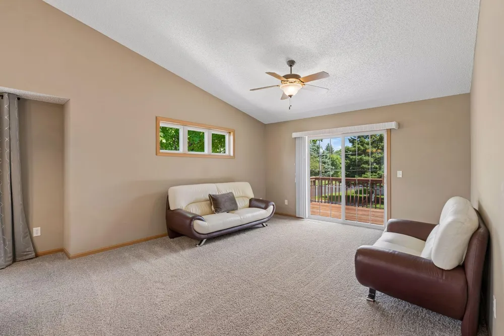 8556 Adair Circle Brooklyn Park, MN 55443