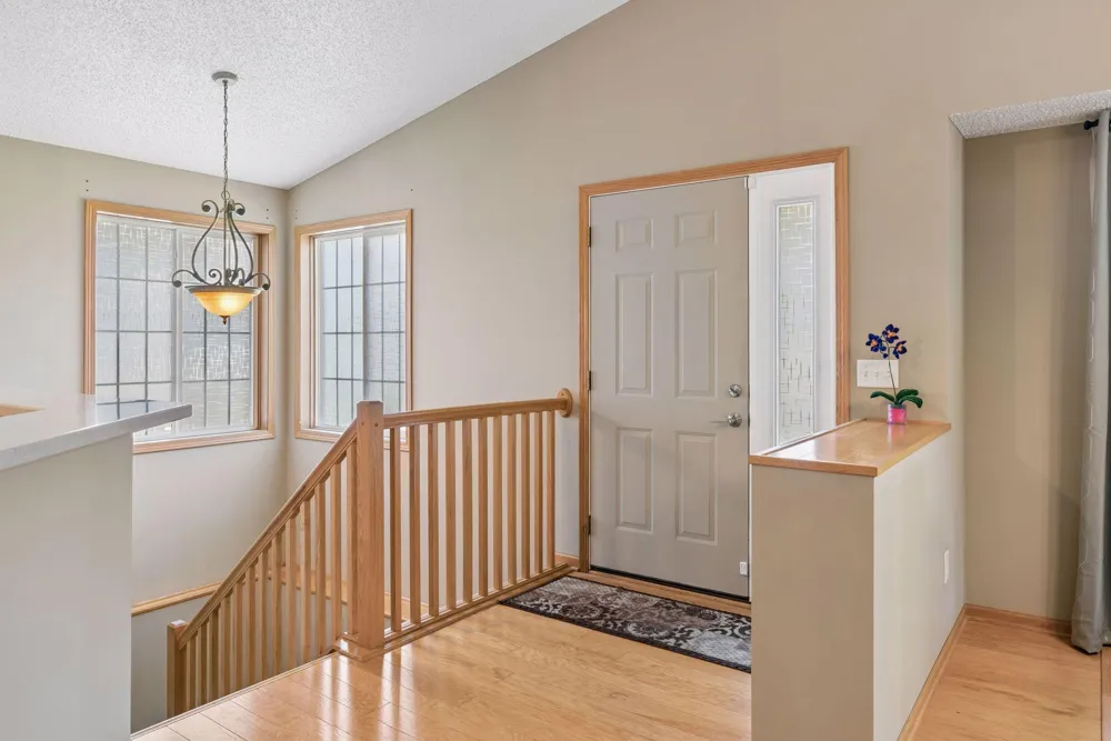 8556 Adair Circle Brooklyn Park, MN 55443