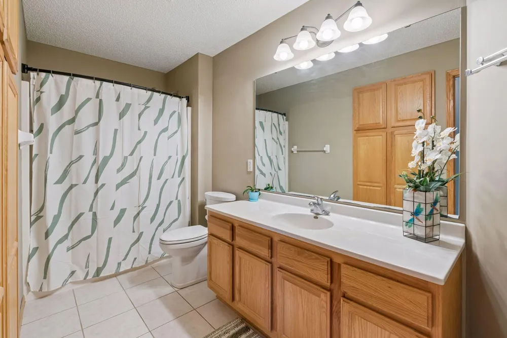 8556 Adair Circle Brooklyn Park, MN 55443