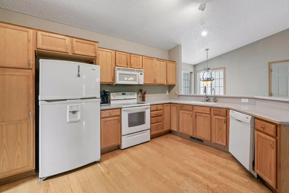 8556 Adair Circle Brooklyn Park, MN 55443