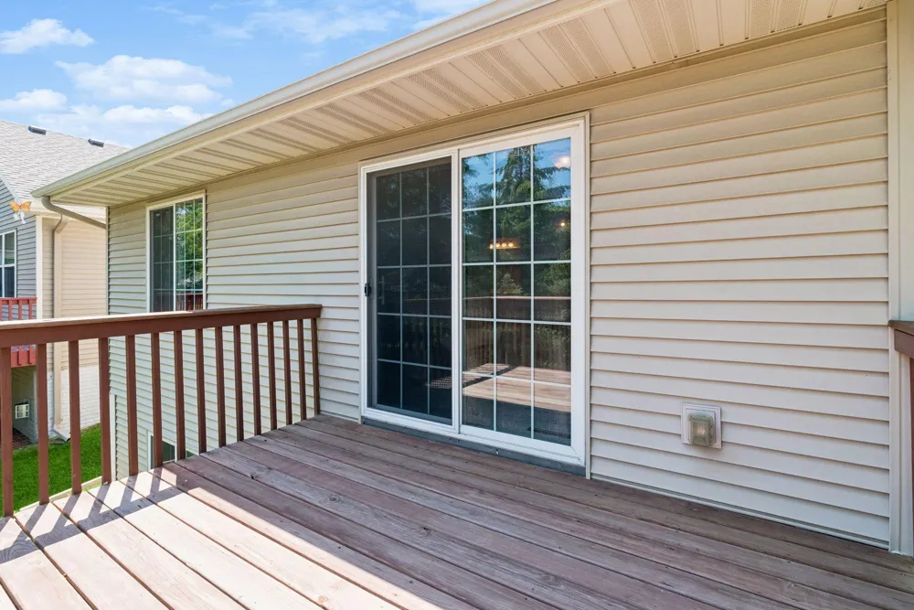 8556 Adair Circle Brooklyn Park, MN 55443