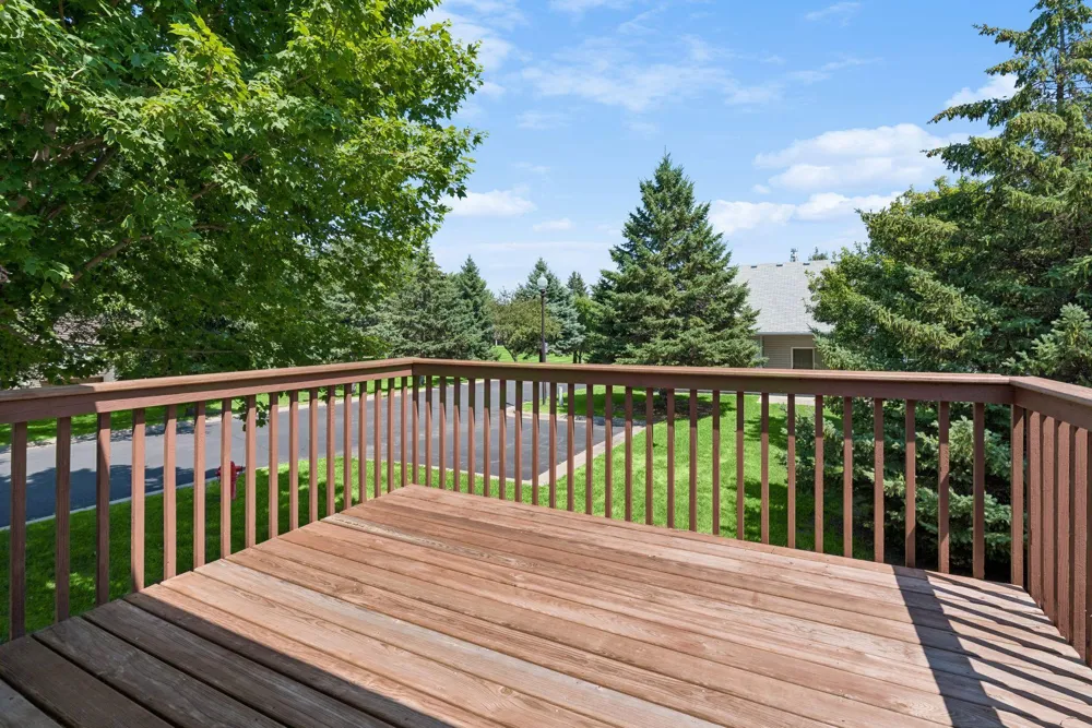 8556 Adair Circle Brooklyn Park, MN 55443