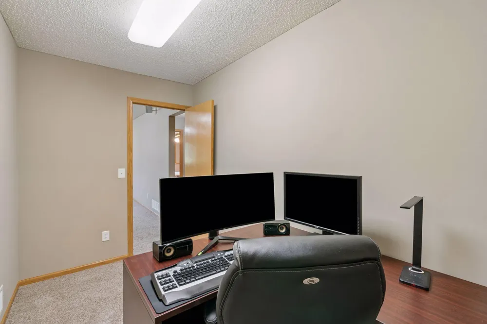 8556 Adair Circle Brooklyn Park, MN 55443