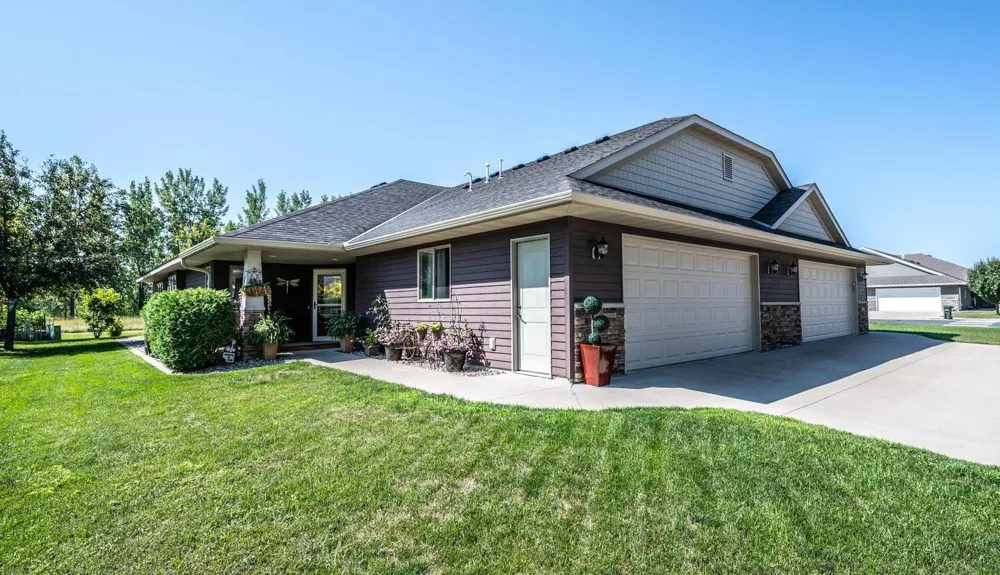 204 Ottawa Avenue SE Hutchinson, MN 55350