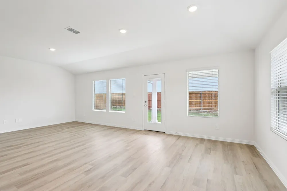 2120 Longchamp Lane Seagoville, TX 75159