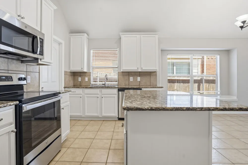 636 Brooks Street Crowley, TX 76036