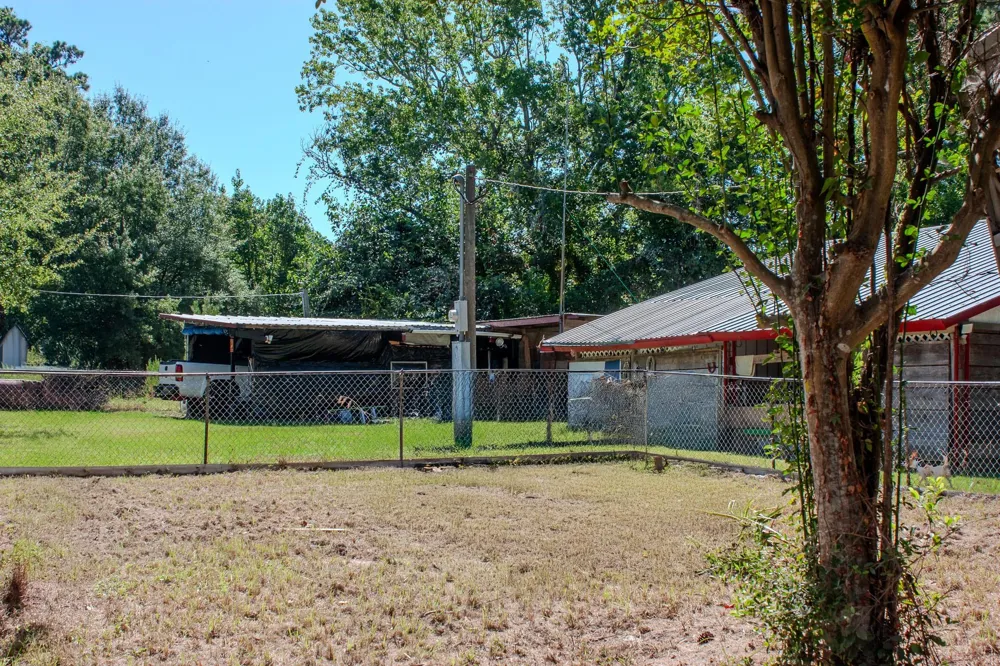 616 Ponderosa Drive Onalaska, TX 77360