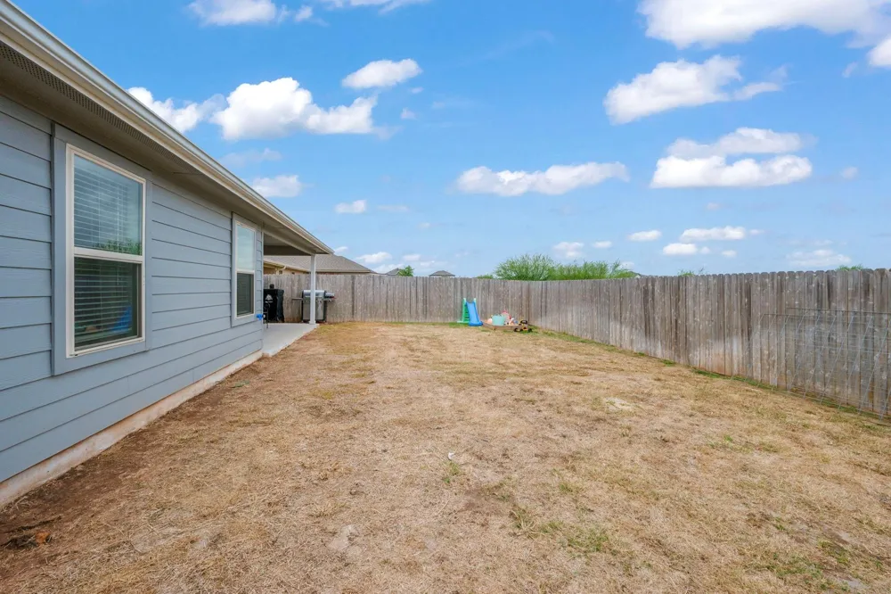 8026 Front Nine Lane Navasota, TX 77868