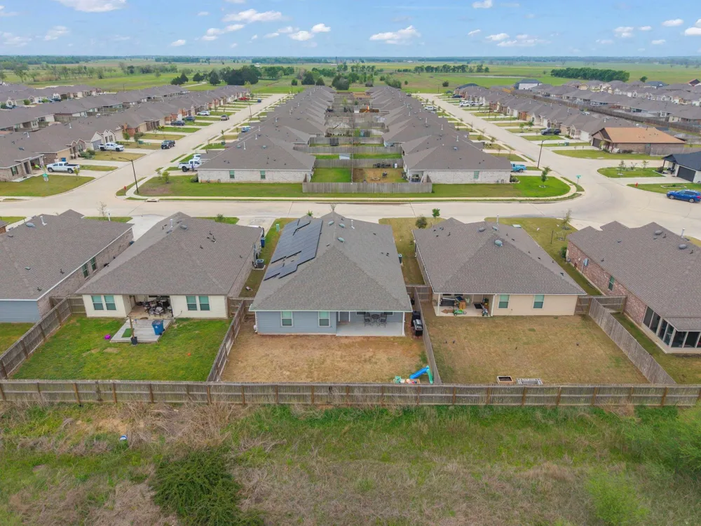 8026 Front Nine Lane Navasota, TX 77868