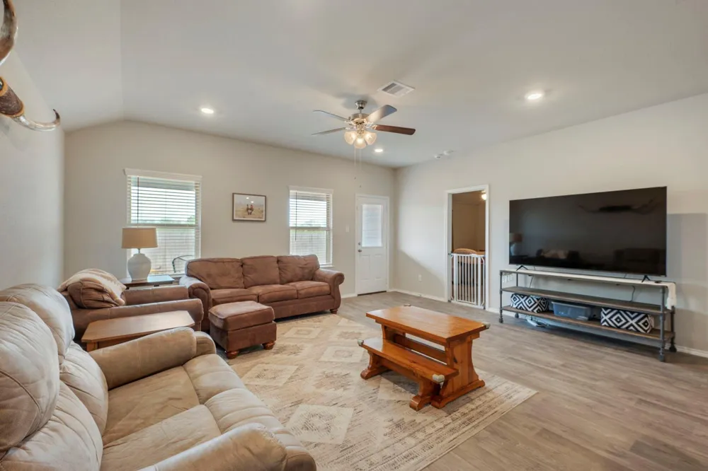 8026 Front Nine Lane Navasota, TX 77868
