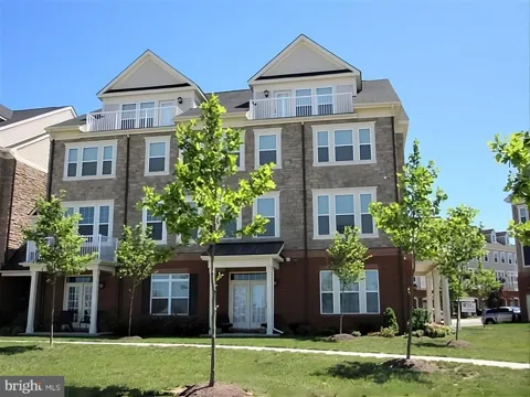 42581 SUNSET RIDGE SQUARE