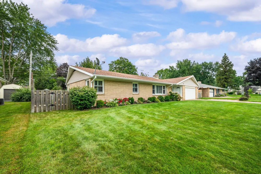 2987 E Windsor Drive St. Joseph, MI 49085