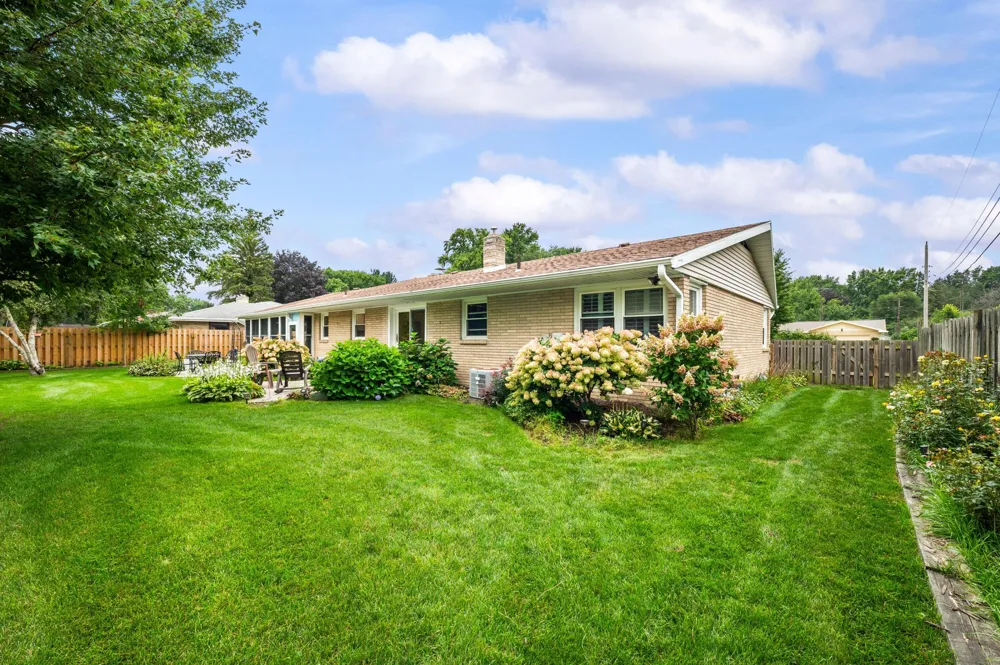 2987 E Windsor Drive St. Joseph, MI 49085
