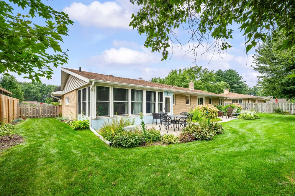 2987 E Windsor Drive St. Joseph, MI 49085
