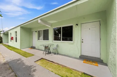 166 SW 3rd Street #A-d