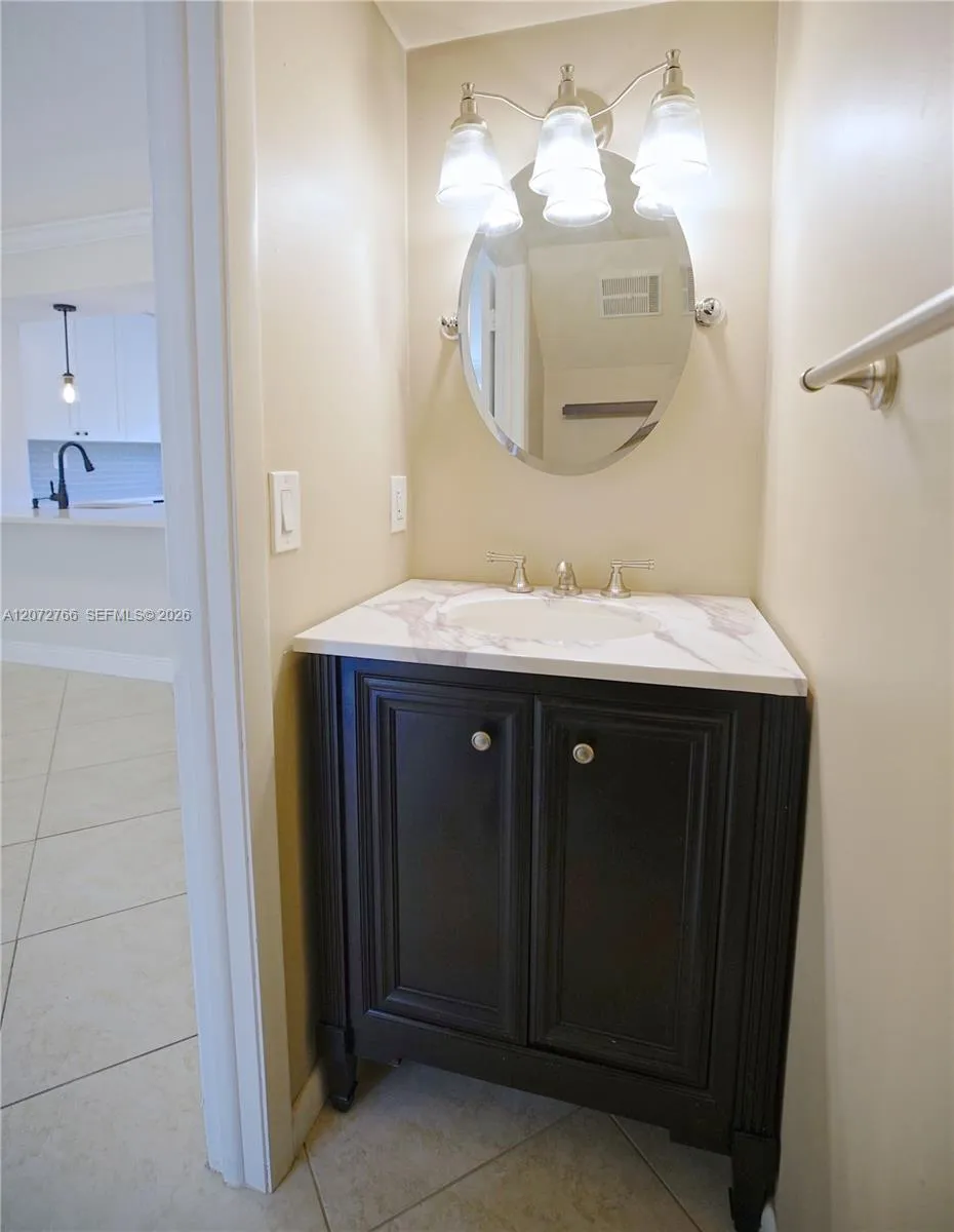 10196 SW 77th Ct #10196 Miami, FL 33156
