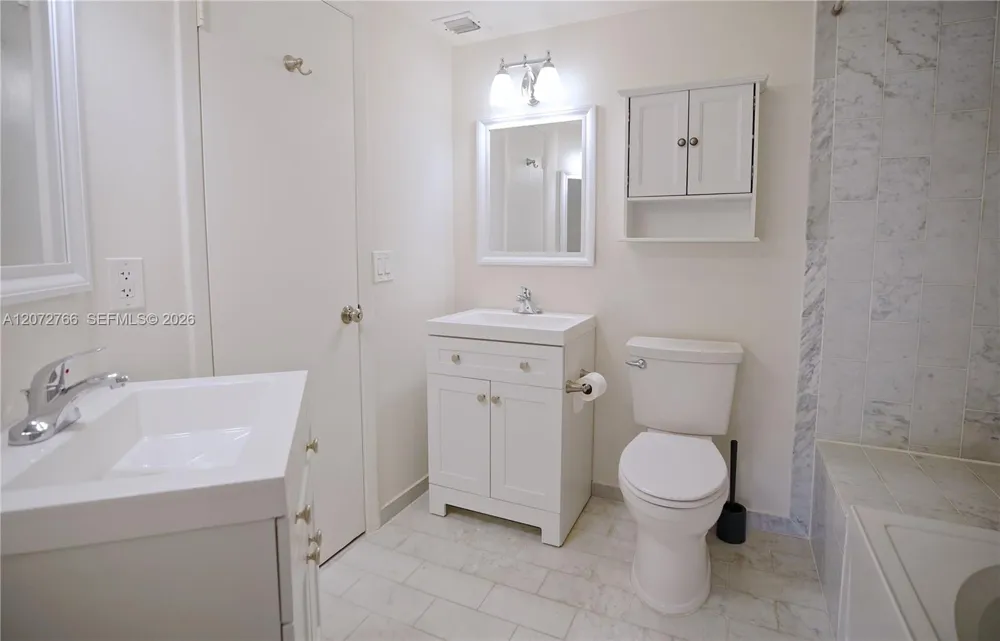 10196 SW 77th Ct #10196 Miami, FL 33156