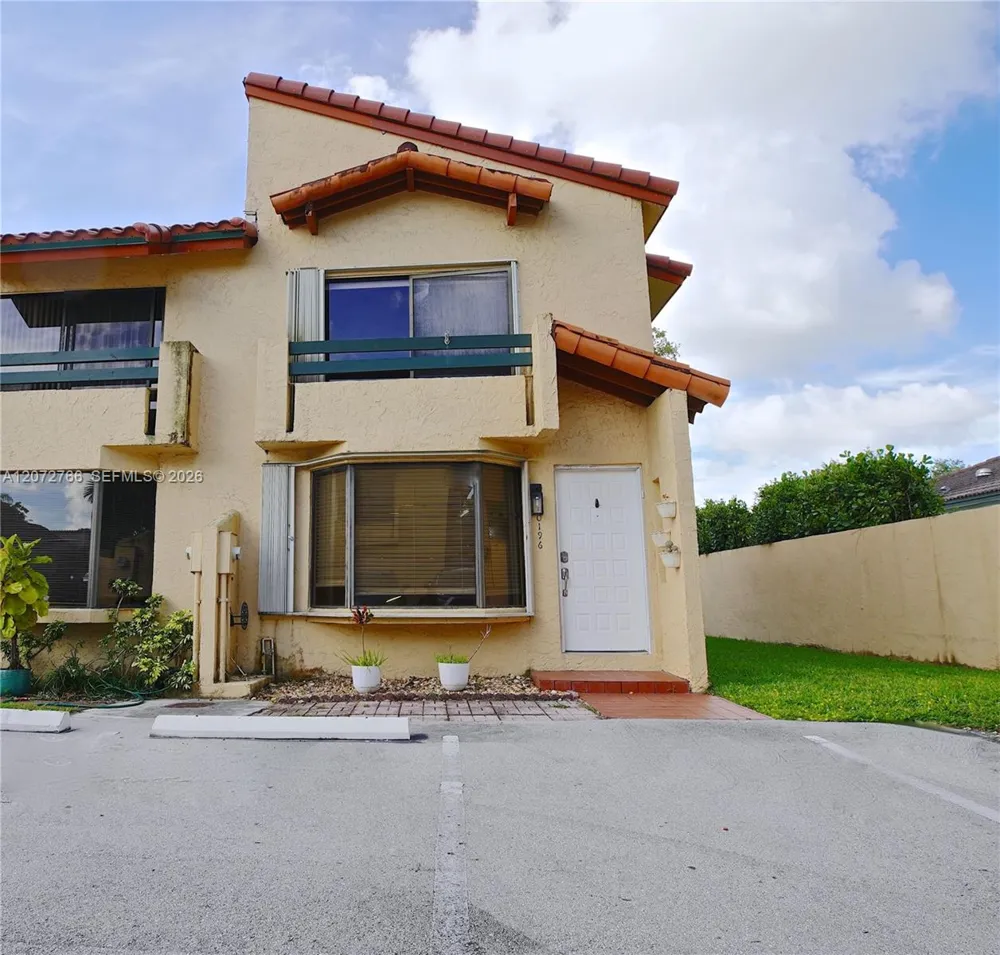 10196 SW 77th Ct #10196 Miami, FL 33156