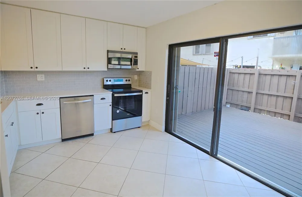 10196 SW 77th Ct #10196 Miami, FL 33156