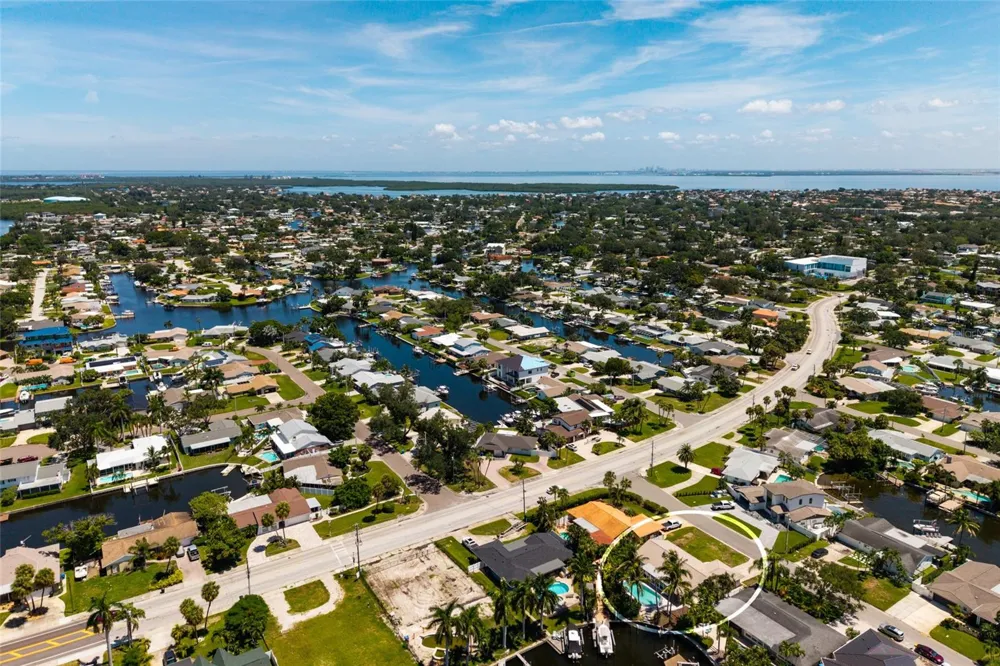 3960 13TH WAY NE St Petersburg, FL 33703