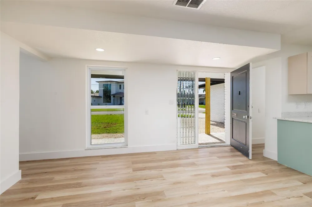 3960 13TH WAY NE St Petersburg, FL 33703