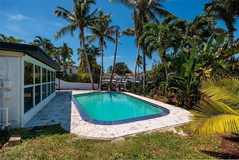 3960 13TH WAY NE St Petersburg, FL 33703
